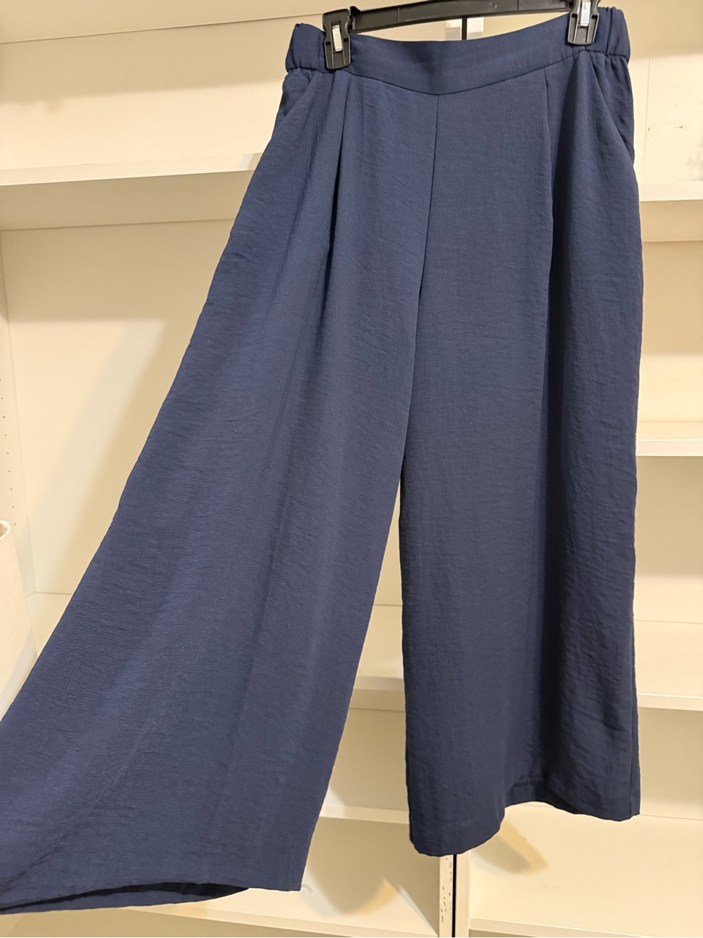 H&M Navy Wide-Leg Cropped Pants - Picture 2 of 7